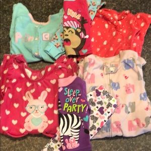 Lot of 6 girls pajamas 6-9 months